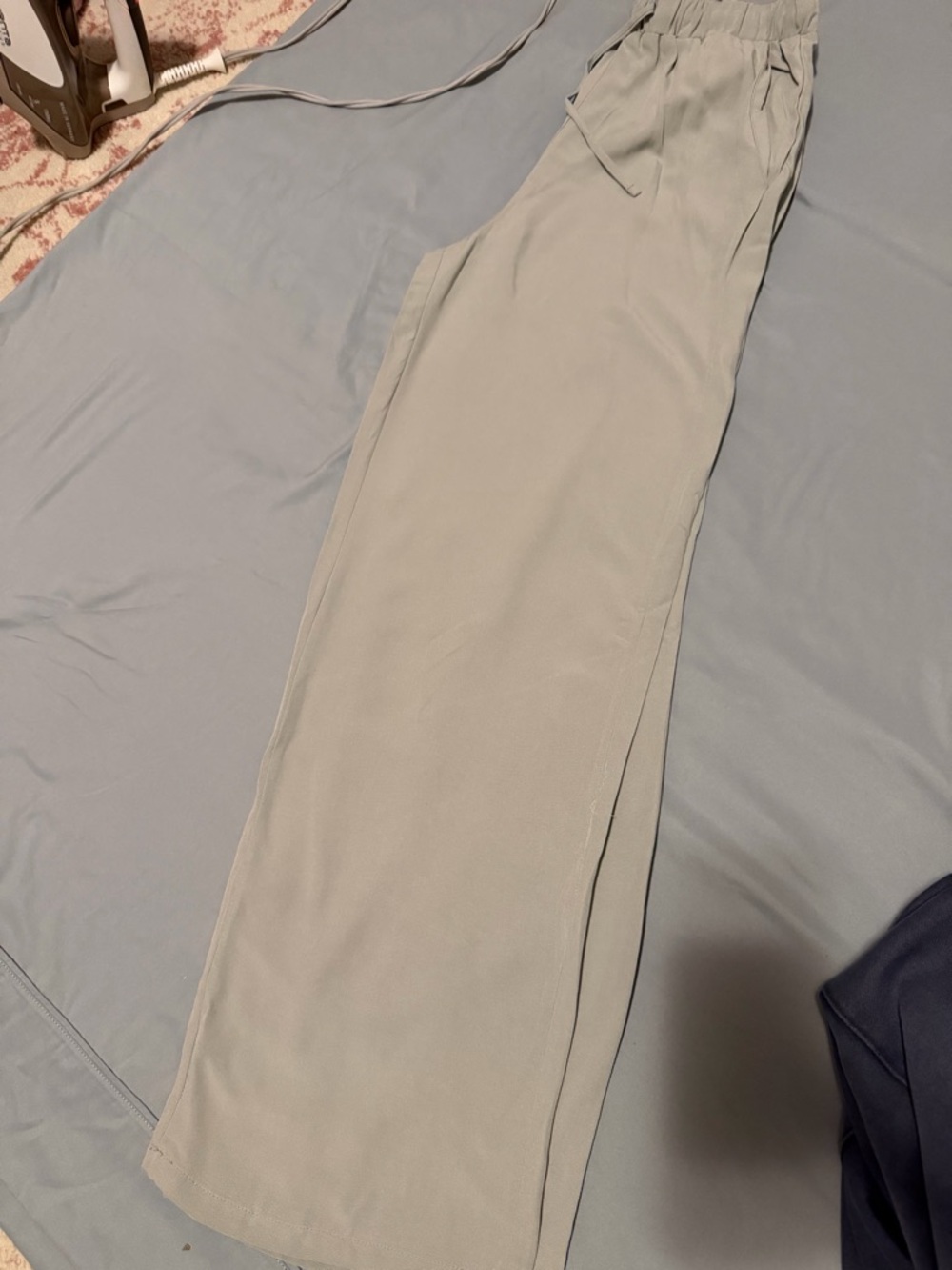Womens size 4/36 light green linen blend pants perfect for summer